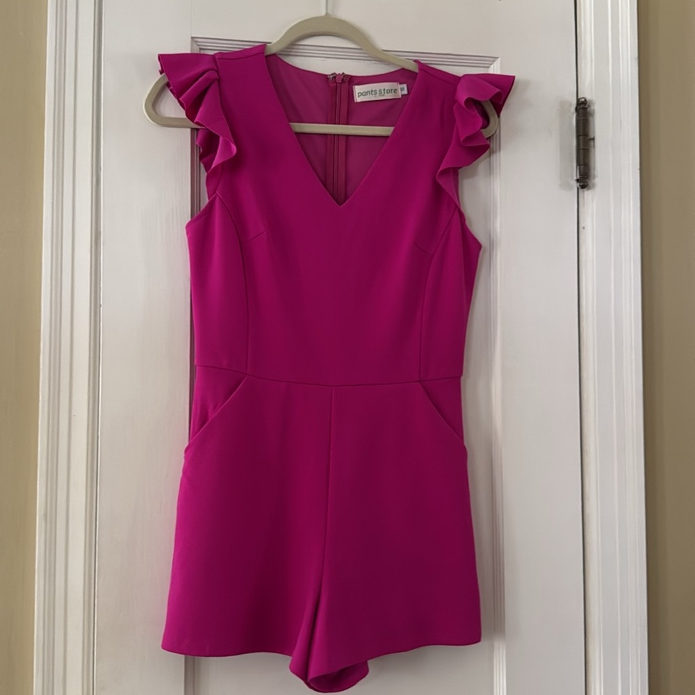 Fuchsia Magenta Pink Ruffle Romper Pants Store Size Small V-Neck Shorts